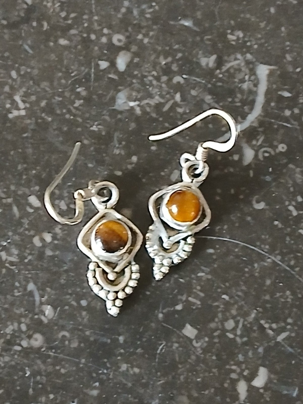 Zilver oorbellen met tijgeoog steen, Nieuw, Ophalen of Verzenden, Met edelsteen, Zilver