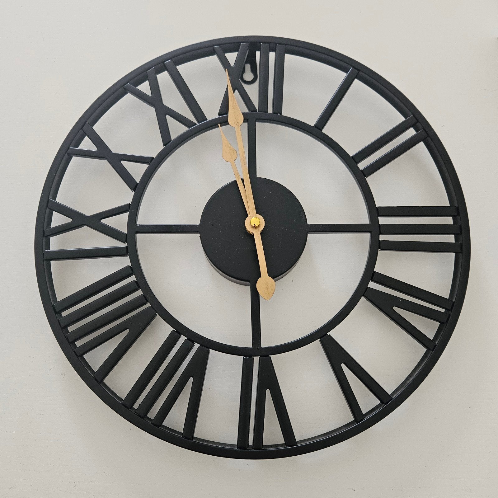 Mooie Tyme wandklok industrieel 34cm, Ophalen, Wandklok, Analoog, Zo goed als nieuw