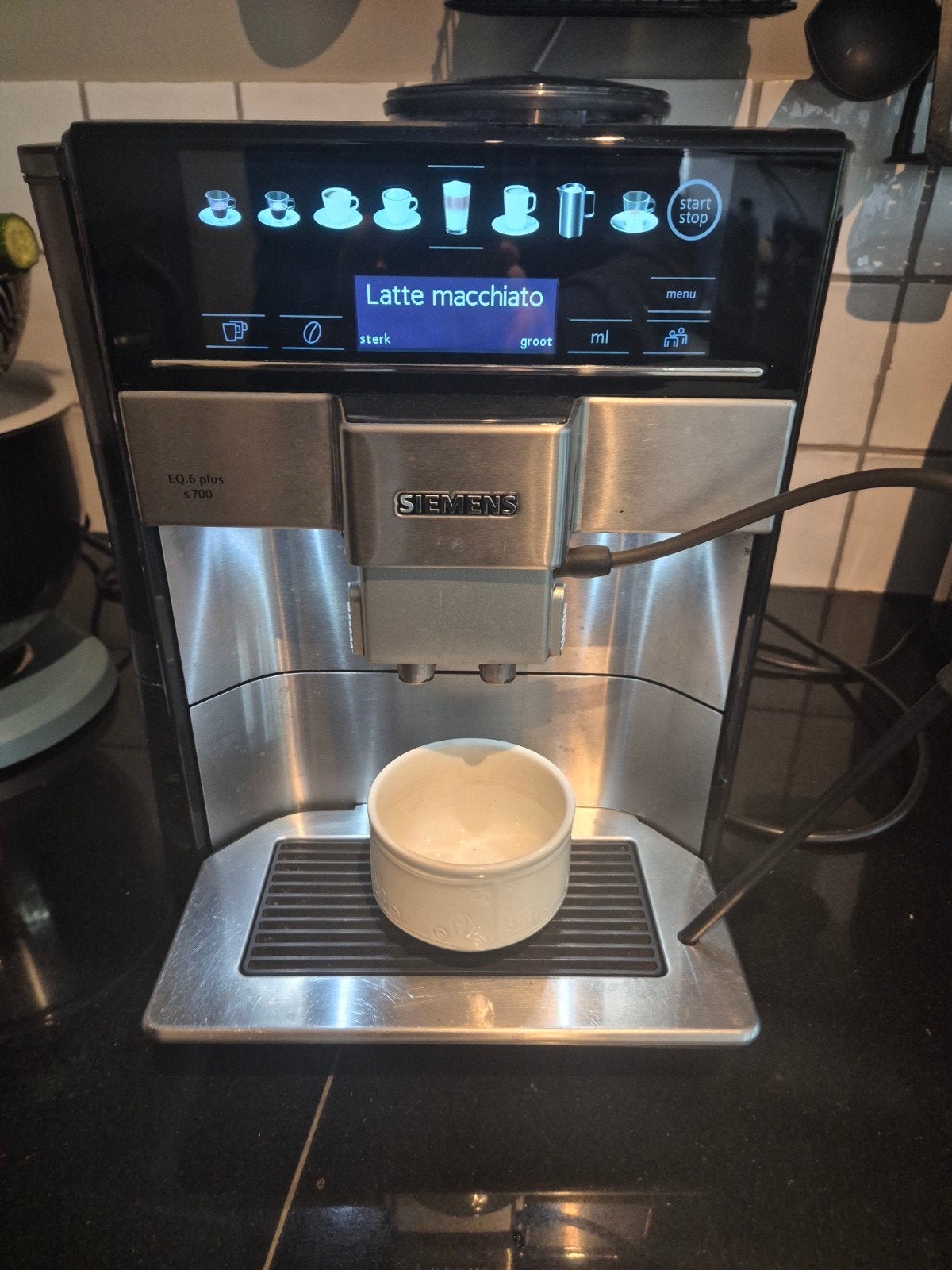 Siemens EQ.6 plus s700 volautomatische espressomachine, Ophalen, Gebruikt, Espresso apparaat, Koffiebonen