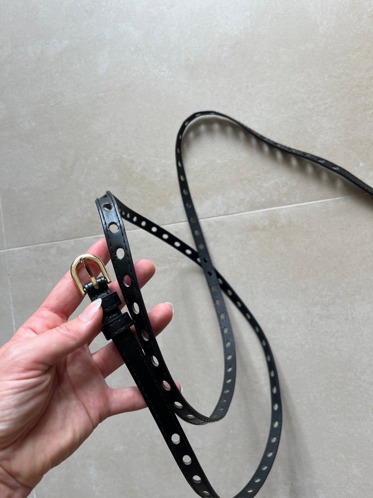 Zwarte smalle riem met gouden gesp, Minder dan 3 cm, 100 cm of meer, Zwart, Tailleriem