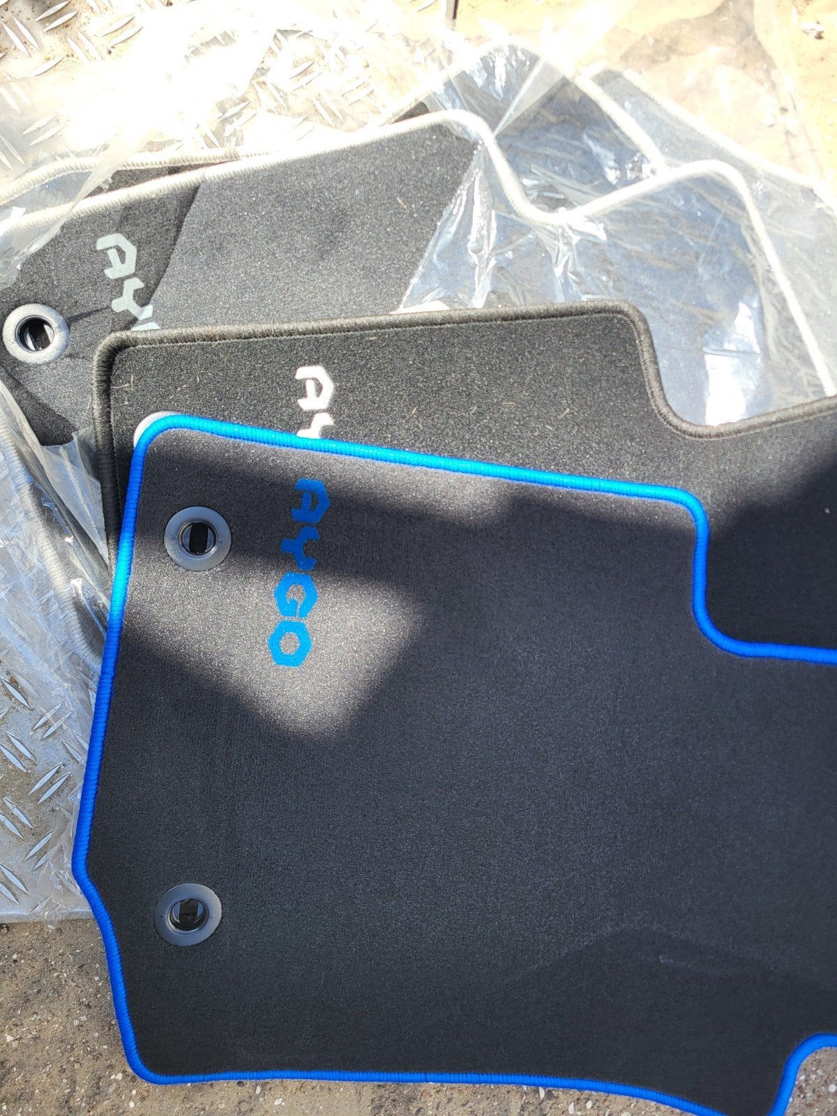 Mattenset Toyota Aygo (2014-2021) - 3 kleuren, Verzenden, Nieuw, Suveges, Laszlosuveges9@gmail.com