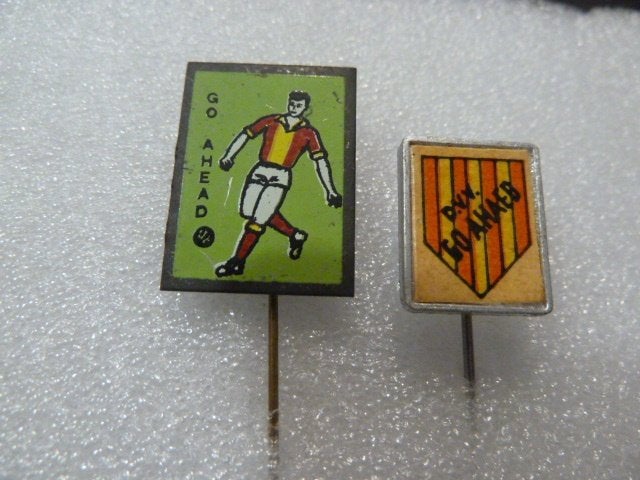 Vintage Go Ahead Eagles Speldjes - Voetbal Memorabilia, Ophalen of Verzenden, Gebruikt, Sport, Speldje of Pin
