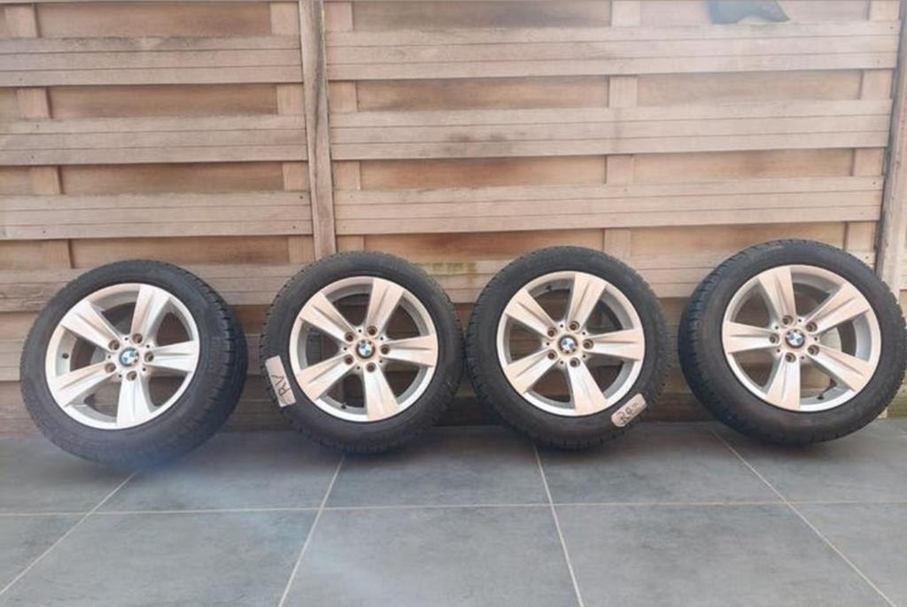 BMW Lichtmetalen Velgen met Pirelli winterbanden., Ophalen