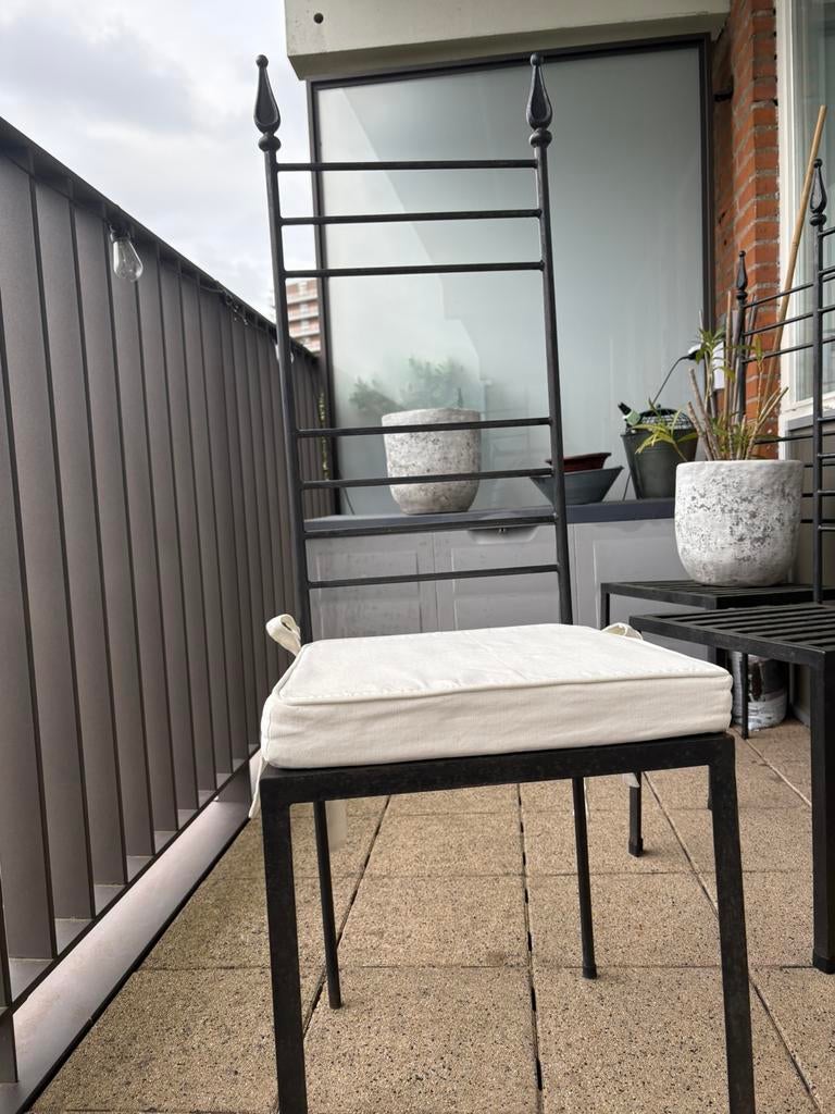 Set van 4 metalen stoelen met kussens, Ophalen, Overige kleuren, Overige materialen, Zo goed als nieuw
