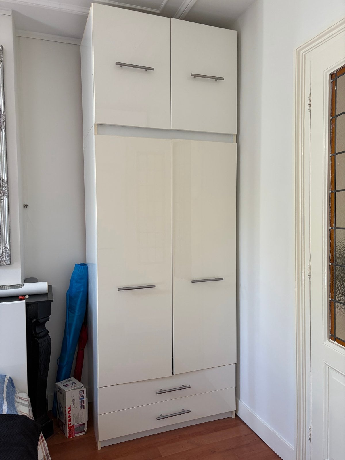 Witte kledingkast met lades en hangruimte - 2.80 hoog, Huis en Inrichting, Kasten | Kledingkasten, Ophalen, Gebruikt, 200 cm of meer