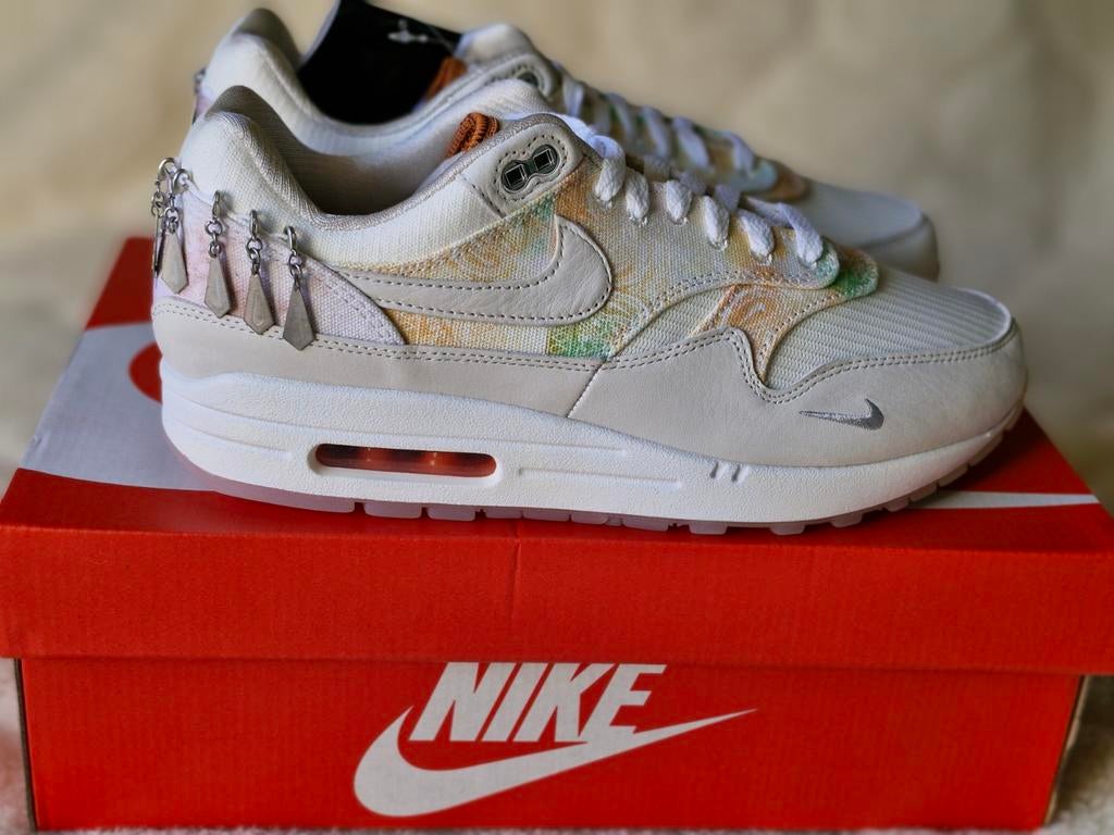 Nike air max 1 Metal Charms 42, Zwart, Nike, Nieuw, Ophalen of Verzenden