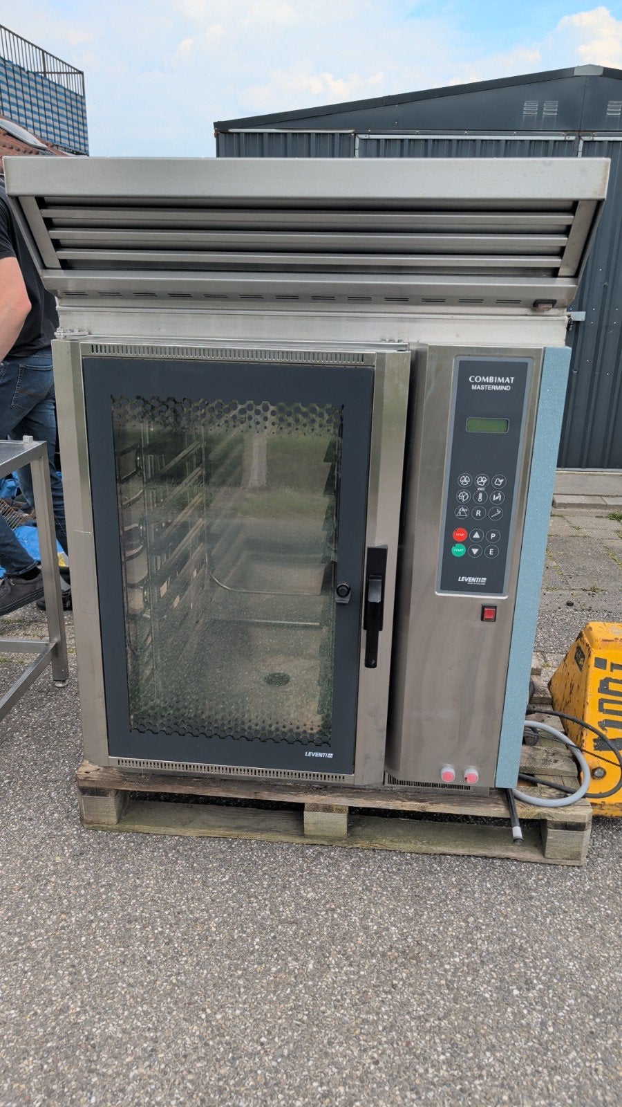 Leventi Combimat oven met onderstel en afzuiger
image	
Leven, Ophalen, Hete lucht, 60 cm of meer, Leventi