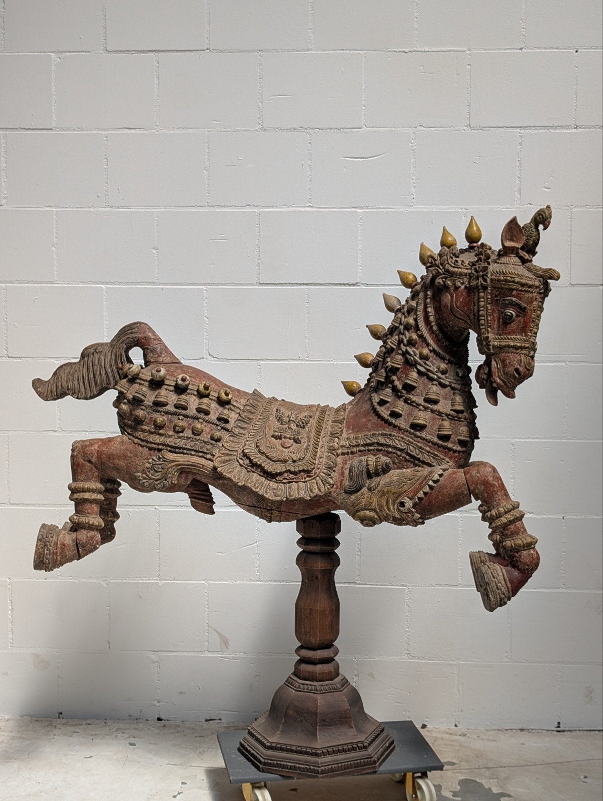 Groot antiek houten paard op sokkel - Uniek decorstuk, Ophalen