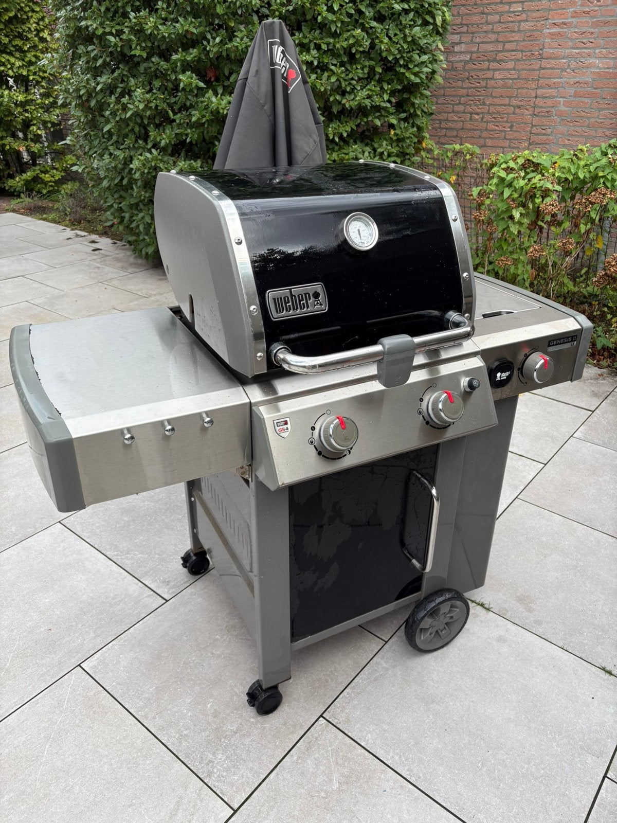 Weber Genesis II LX E-240 GBS gasbarbecue + Weber pan + hoes, Ophalen, Zo goed als nieuw