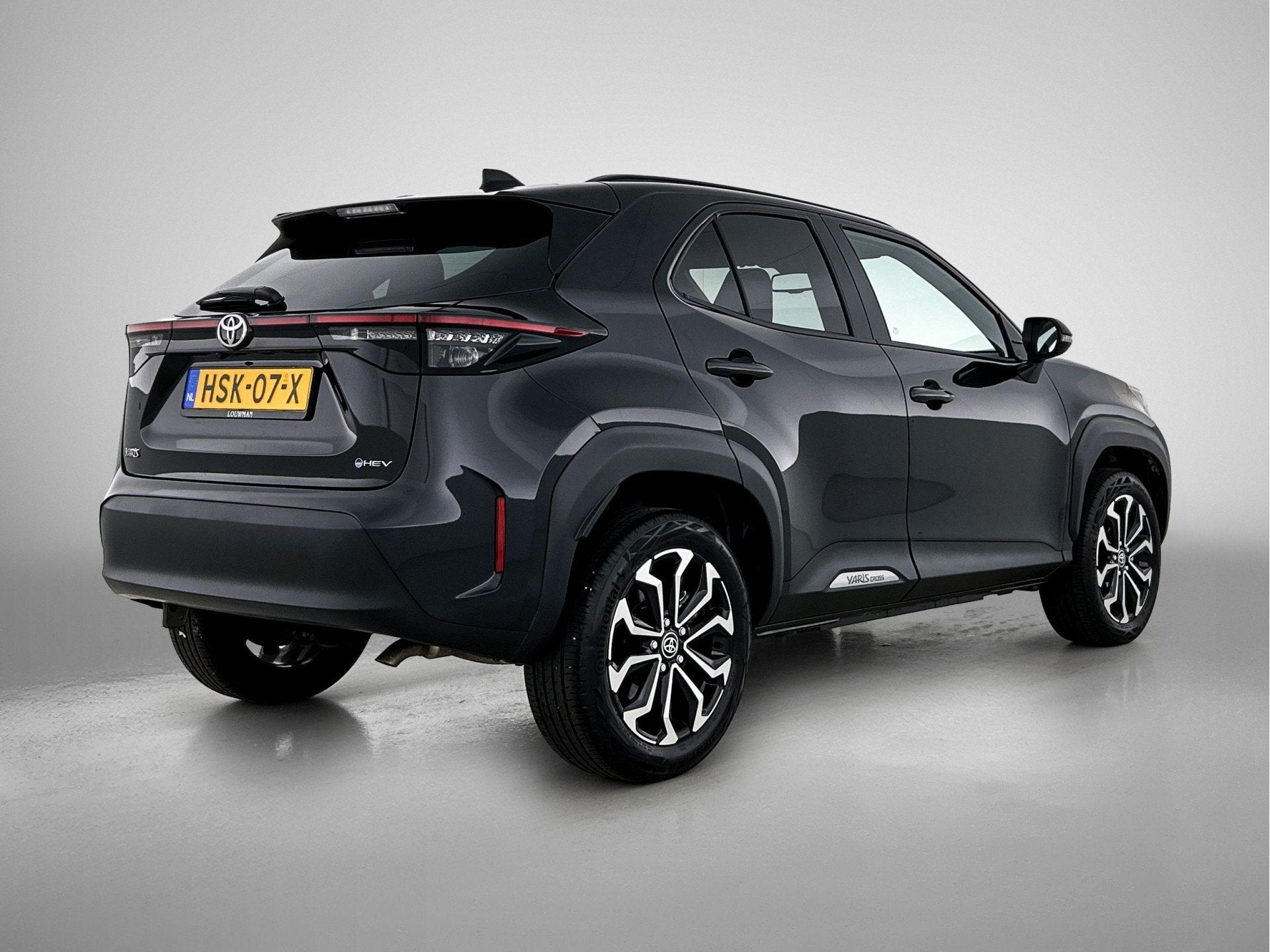 Toyota Yaris Cross 1.5 Hybrid 115 First Edition | BTW voertu, Stof, Gebruikt, 116 pk, Bedrijf