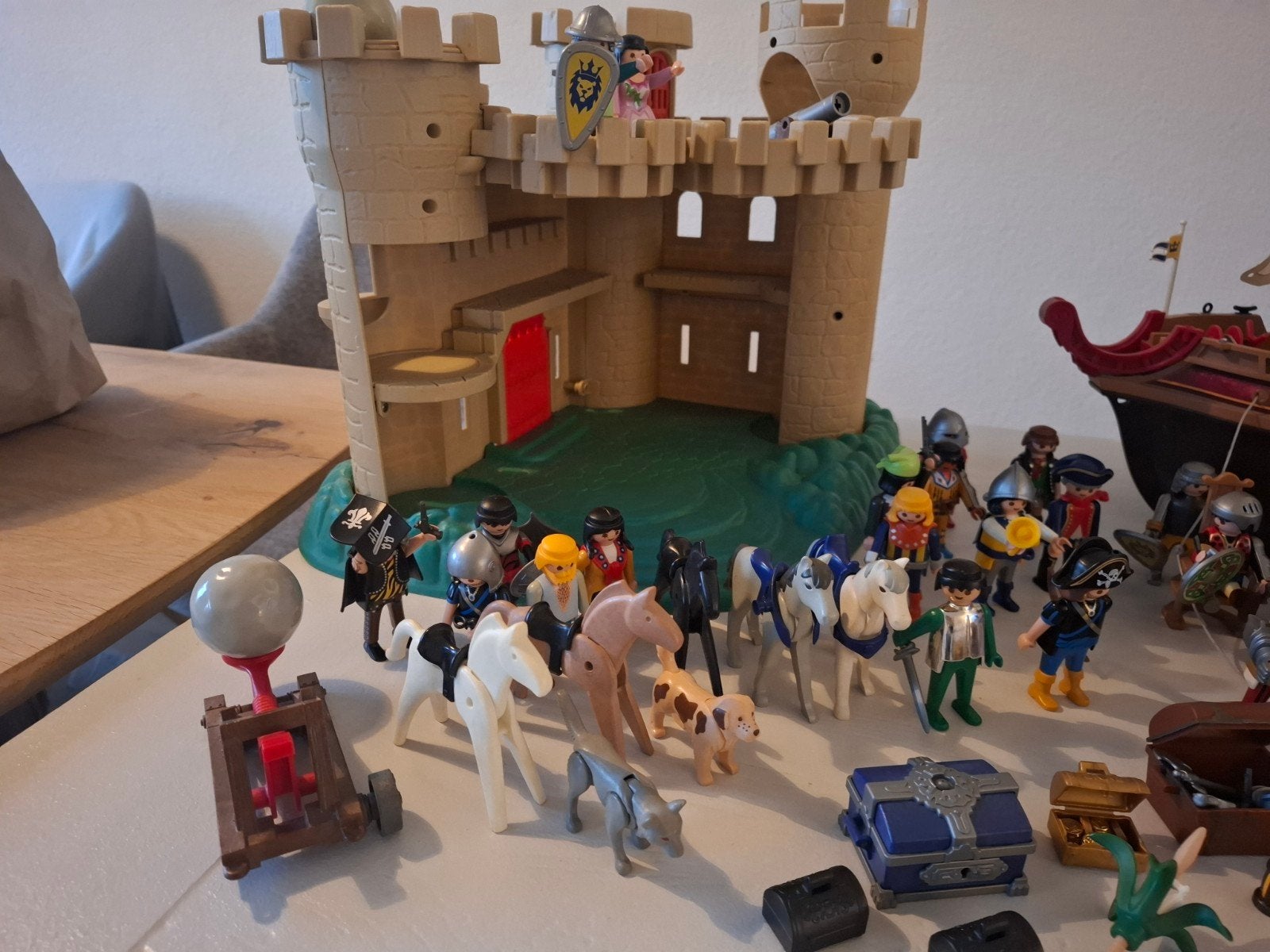Foto 12 van Grote Playmobil set: Kasteel, schepen en veel figuren
