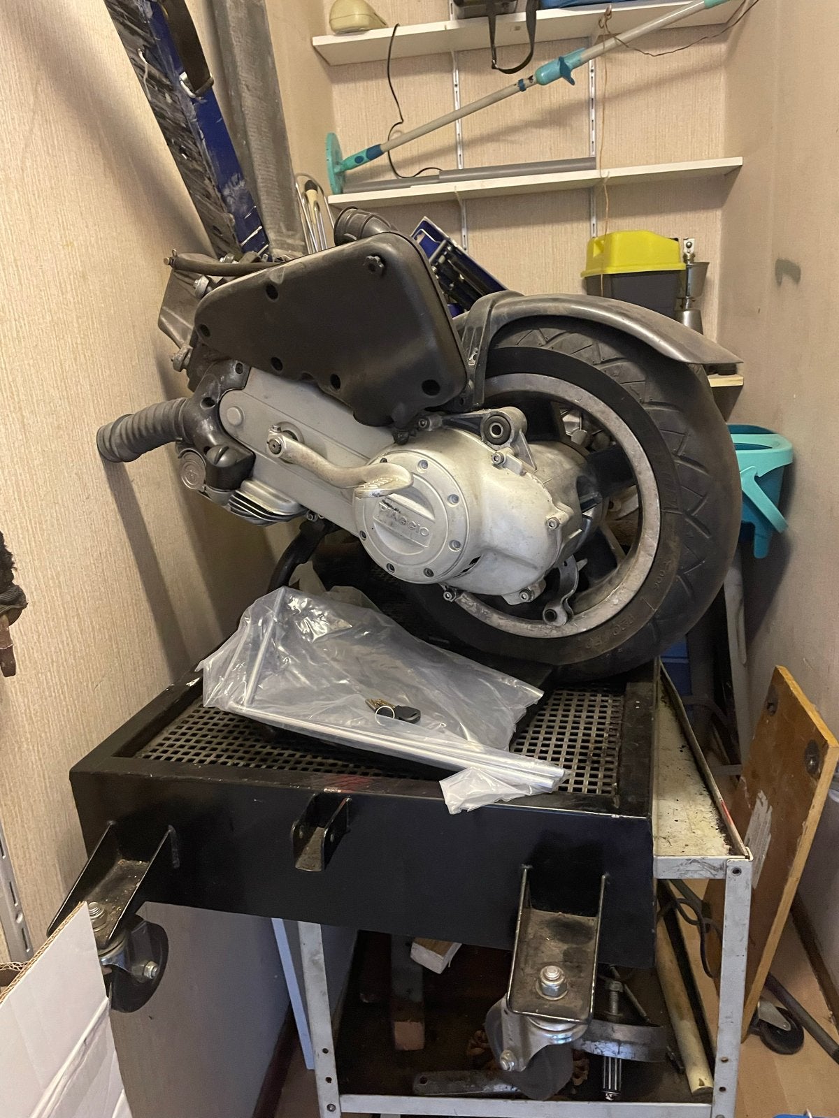 Piaggio Scooter Blok met Wiel - Gebruikt, Ophalen, Gebruikt, Blok, Piaggio