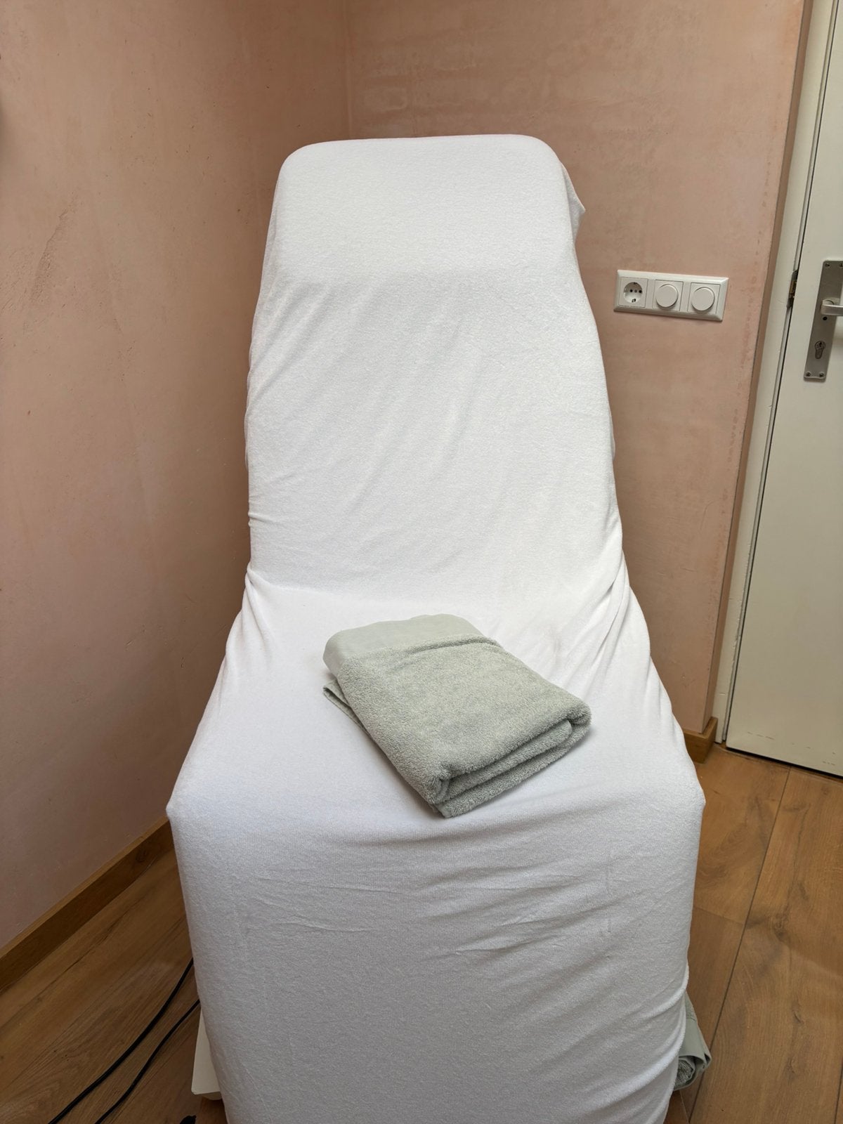 Behandelstoel gratis af te halen, Huis en Inrichting, Stoelen, Ophalen, Overige materialen, Gebruikt, Wit