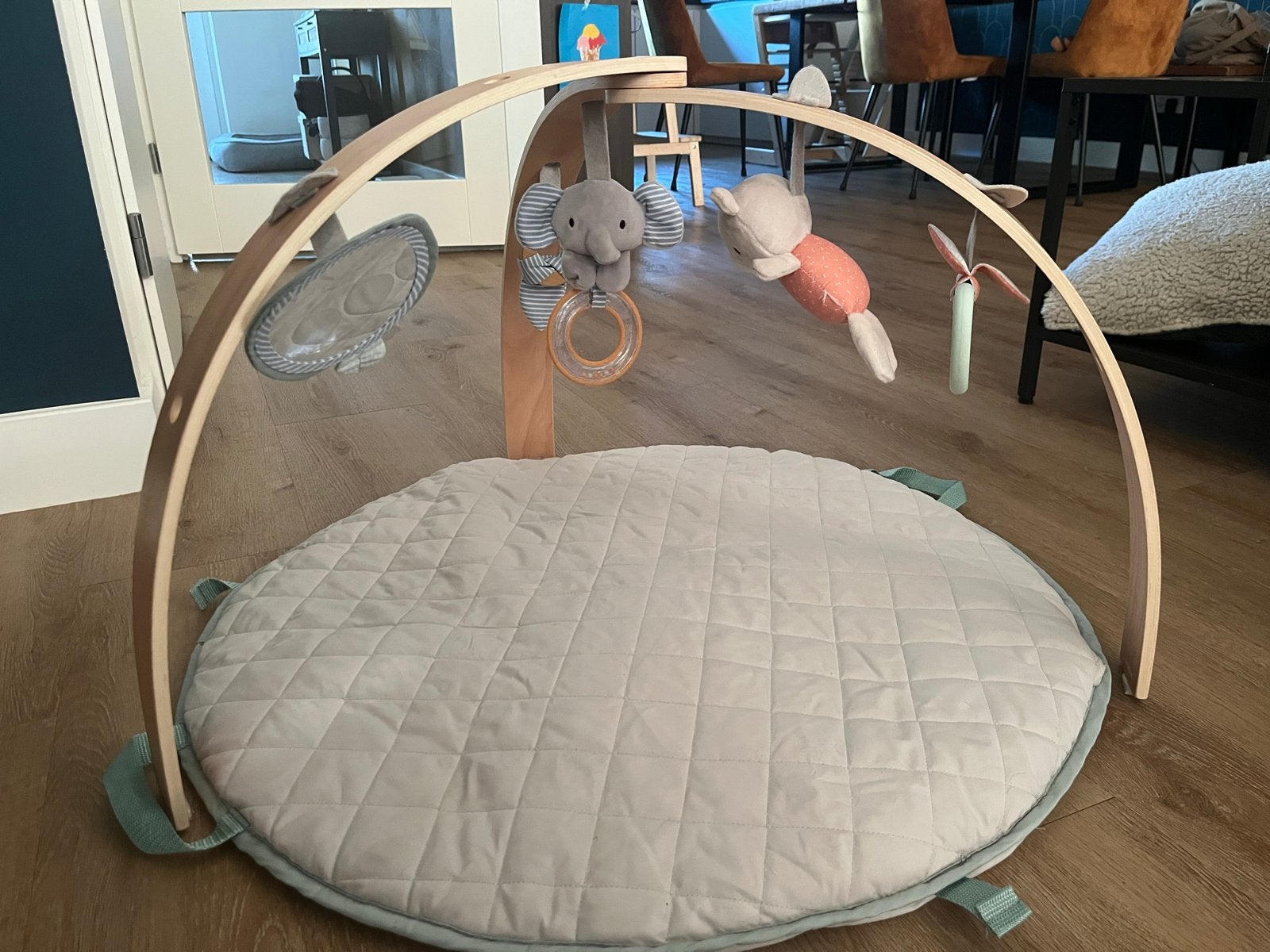 Houten babygym met speelkleed en speeltjes, Kinderen en Baby's, Ophalen, Gebruikt, Babygym, Met geluid