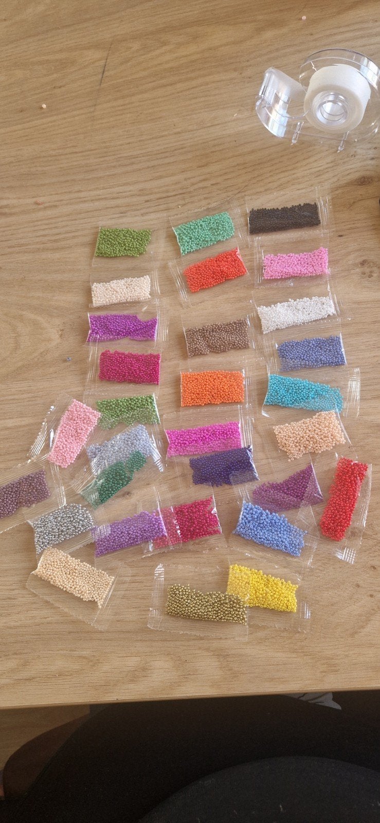Pakket 20 zakjes gekleurde kralen, Ophalen of Verzenden, Nieuw, Kraal