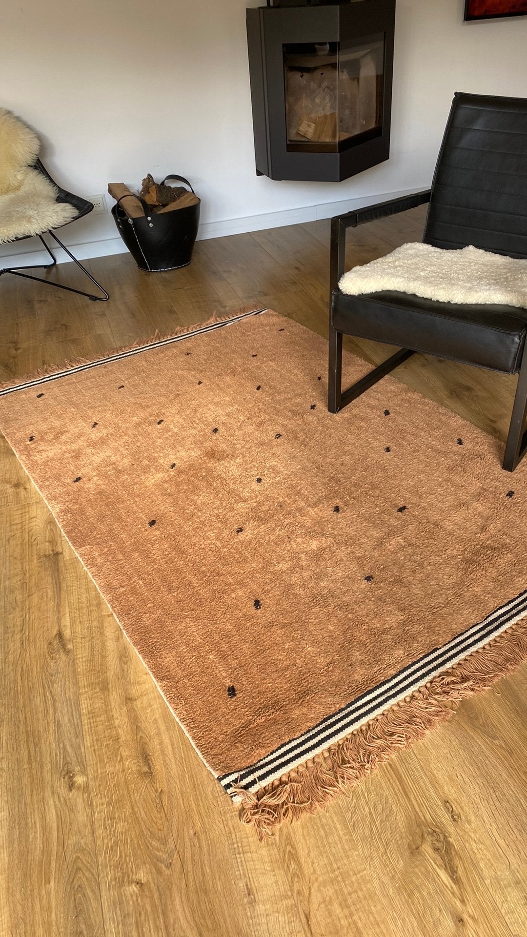 Vloerkleed kleur bruin merk Tapis Petit, Ophalen of Verzenden, Zo goed als nieuw, Bruin, Tapijt