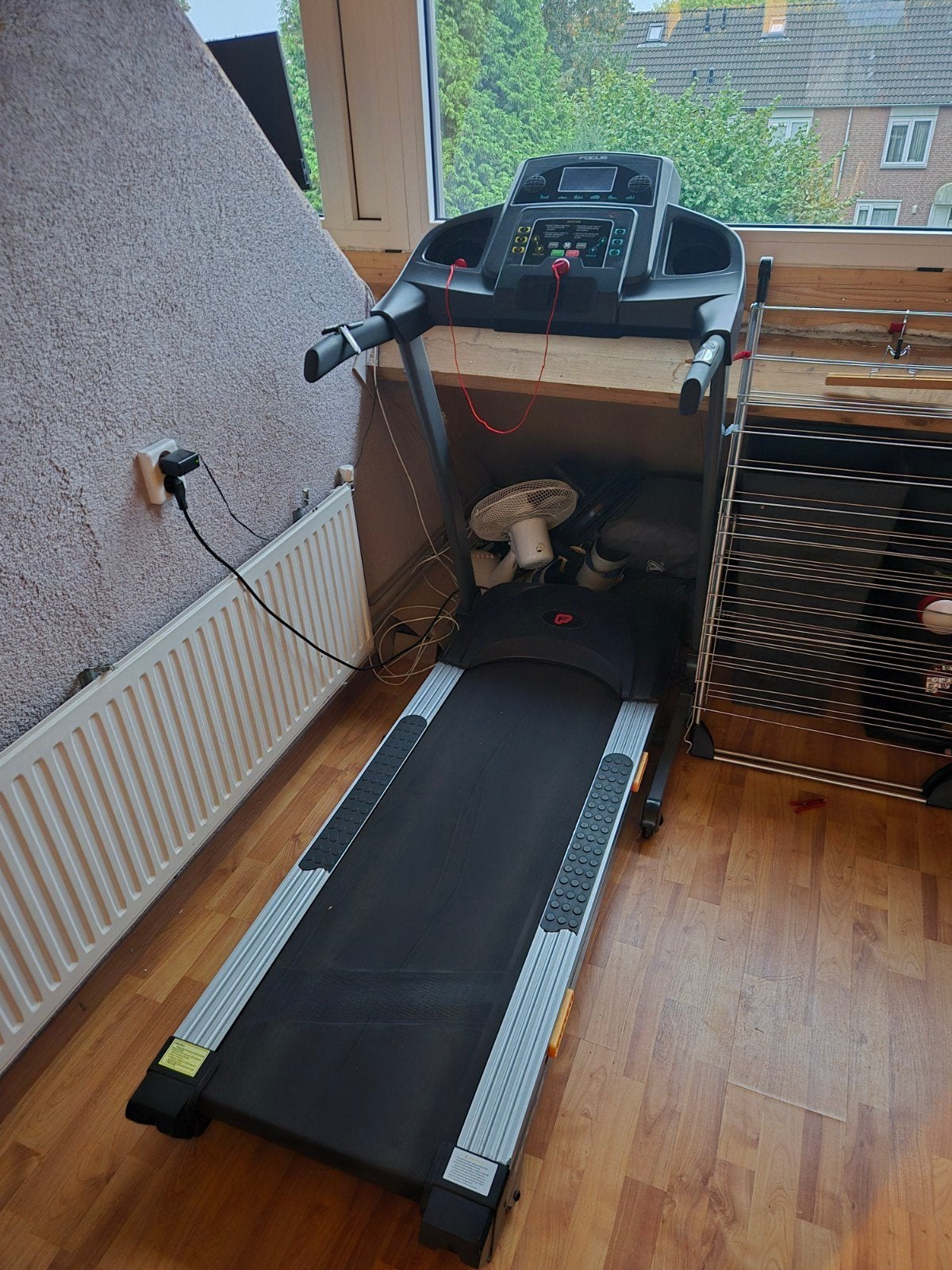 Gebruikte hardloopband - bodemplaat kapot, Sport en Fitness, Ophalen, Gebruikt, Loopband