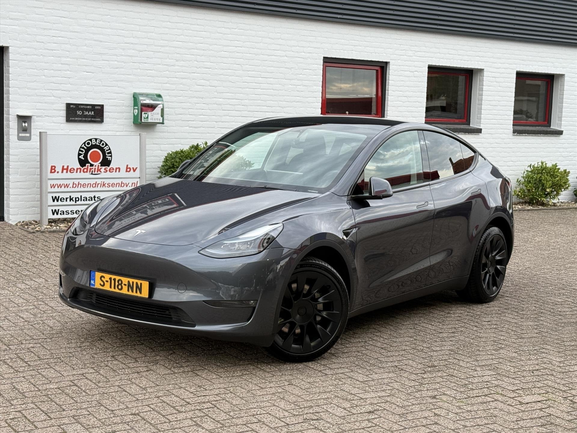 Tesla Model Y Long Range AWD/ SOH 94.3%/ 20 Inch velgen/ War, Auto's, Gebruikt, Zwart, Vierwielaandrijving, 514 pk