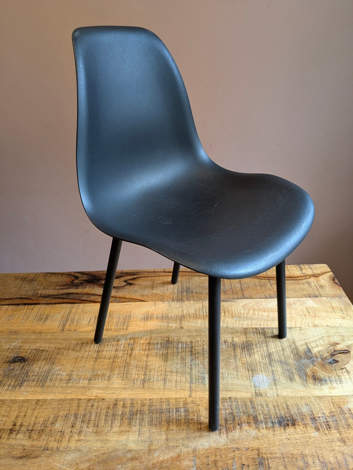 Kleine zwarte stoel vitra eames (look a like) voor kinderen, Ophalen, Gebruikt, Zwart, Metaal