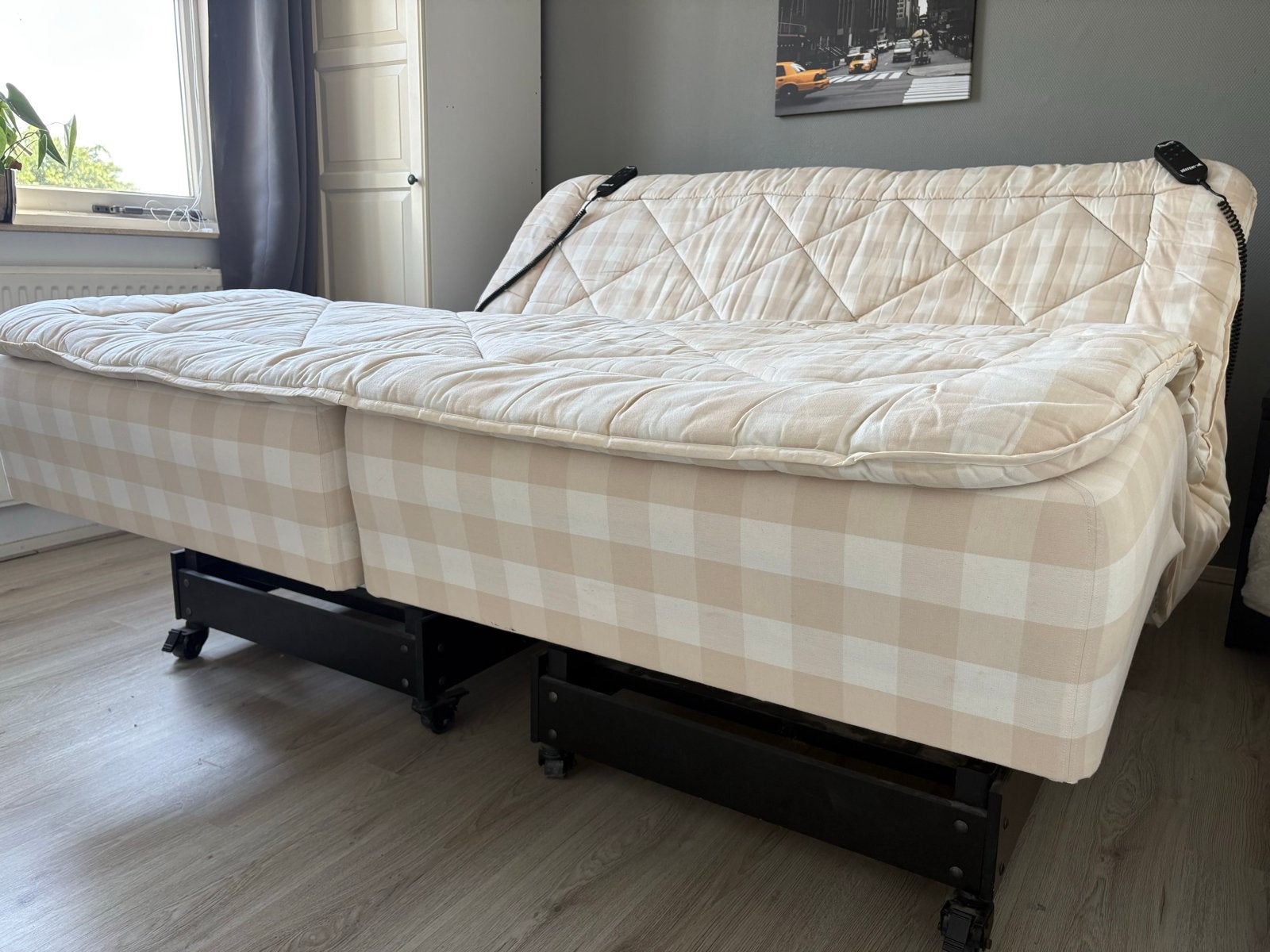 Hästens bed 180x210 cm, elektrisch verstelbaar, Huis en Inrichting, Slaapkamer | Bedden, Ophalen, Tweepersoons, 180 cm, Stof