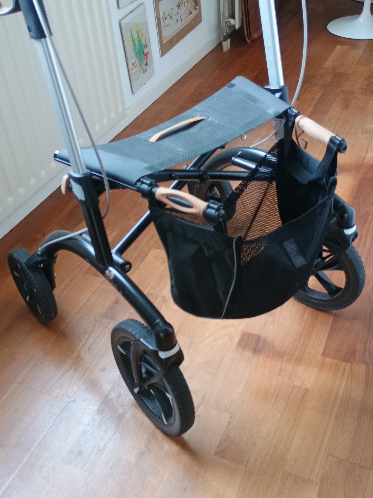 Luxe Aluminium rollator, Saljol Allround., Ophalen of Verzenden, Opvouwbaar, Zo goed als nieuw