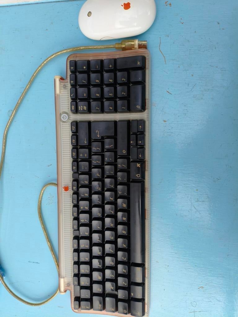 Apple USB keyboard en mouse oranje., Computers en Software, Vintage Computers, Ophalen of Verzenden