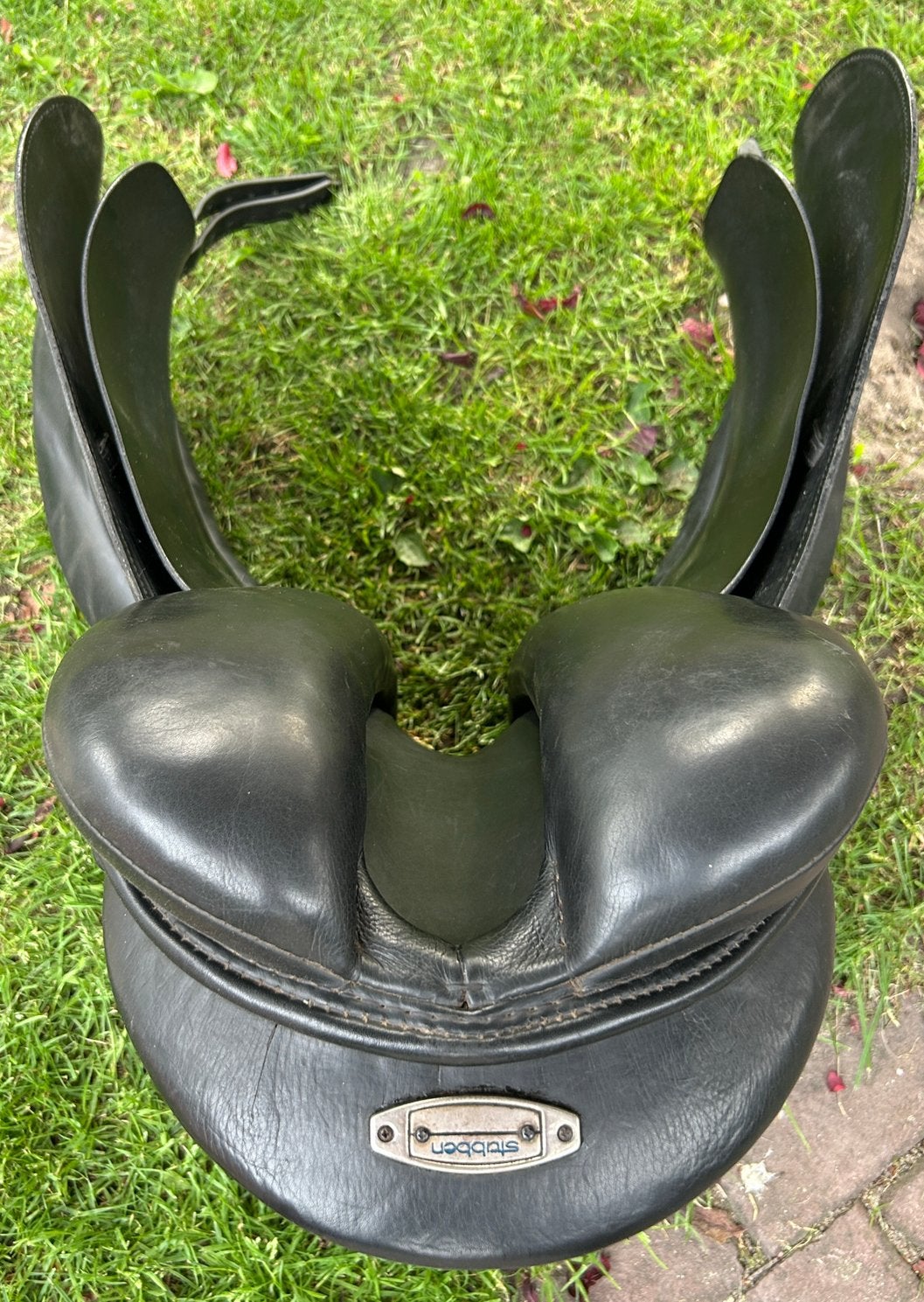 Dresuur zadel stubben maestoso + veelzijdigheidszadel gratis, Dieren en Toebehoren, L (17.5 inch), Gebruikt, Dressuur, Stubben