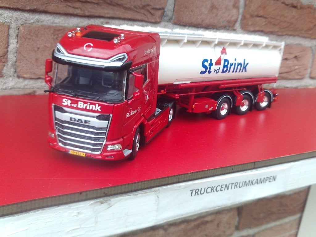 WSI  Daf  XG+  van  St.  van  den  Brink.