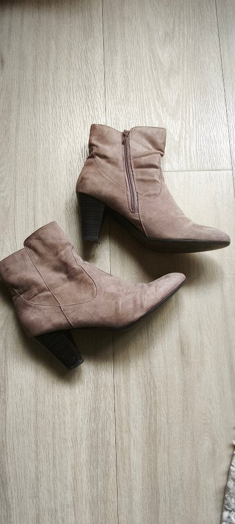 laarsje taupe maat 41, Kleding | Dames, Schoenen, Beige, Lage of Enkellaarzen, Ophalen of Verzenden, Visions