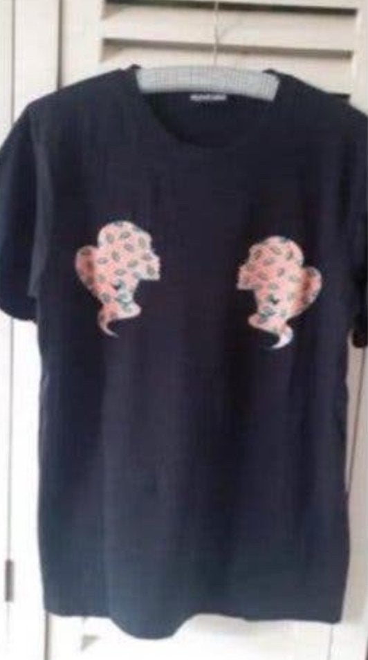Zwart t shirt met gezichtjes, Kleding | Dames, Ophalen, Zo goed als nieuw, Zwart, Korte mouw