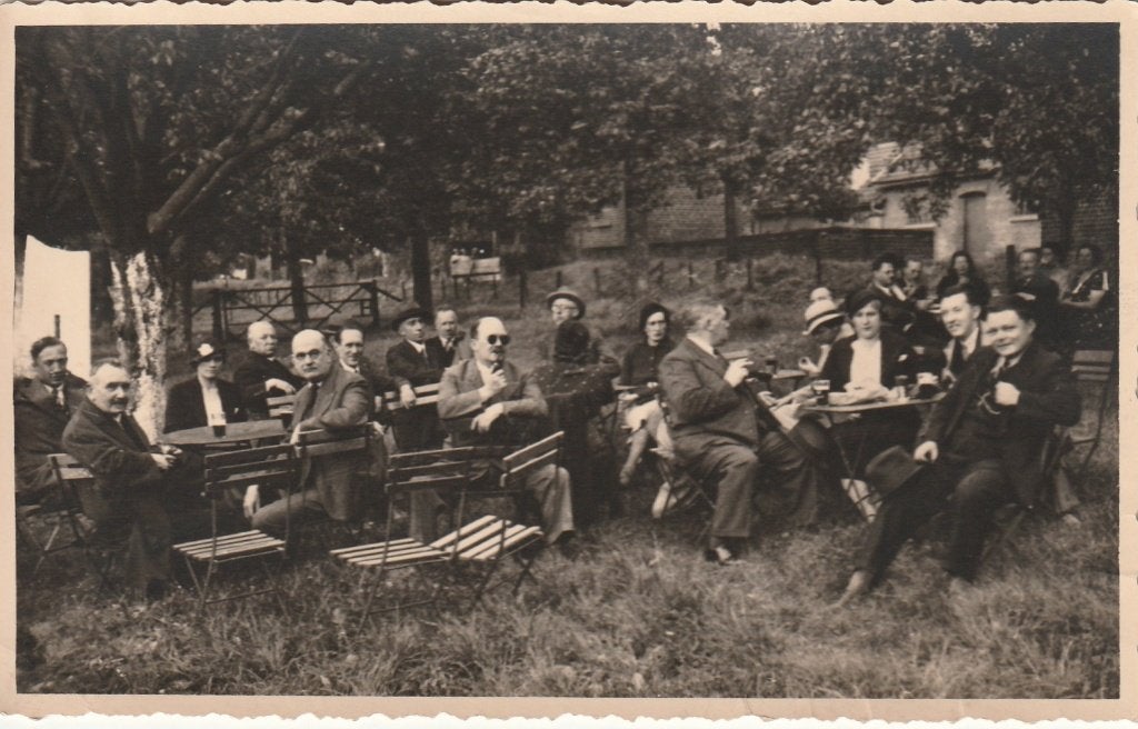 fotokaart -    gras  pop  met  oude mannen, Verzenden, Voor 1940, Kind