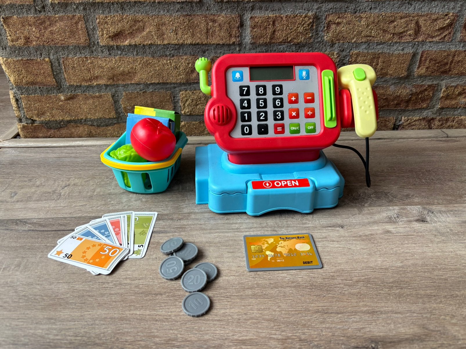 Kassa met bijbehoren, Ophalen, Zo goed als nieuw, Jongen of Meisje