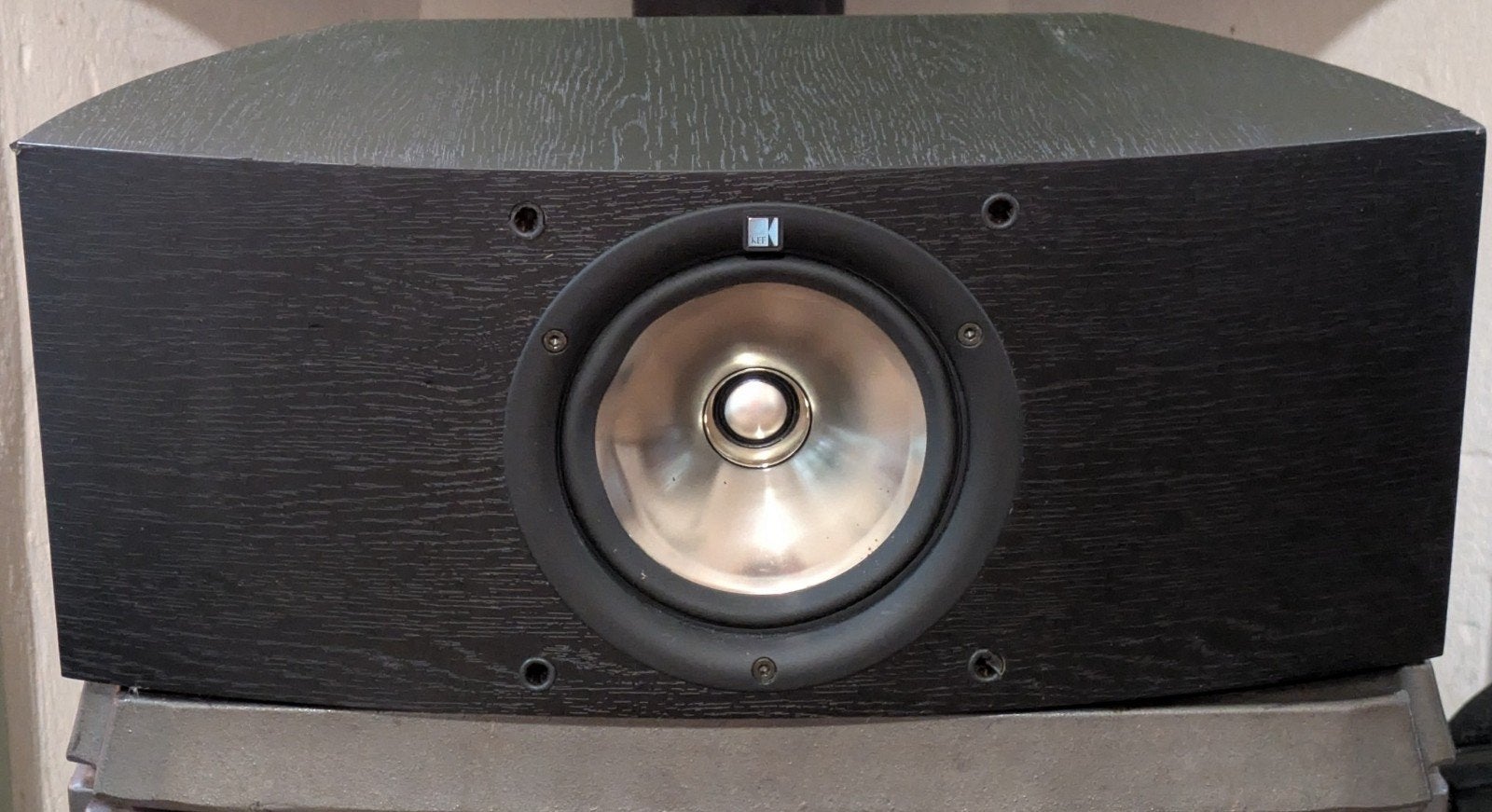 Zwarte KEF IQ2c Center speaker, Ophalen, 60 tot 120 watt, KEF, Center speaker