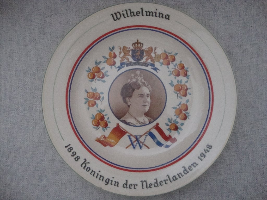 Wandbord Wilhelmina, Verzenden, Zo goed als nieuw, Nederland, Overige typen