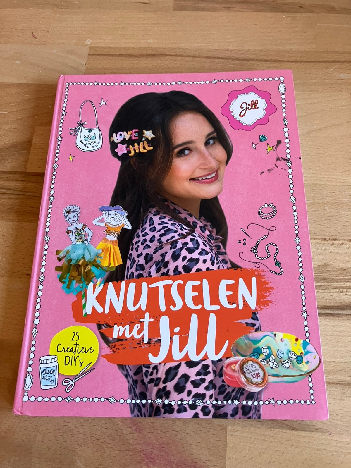 Jill Schirnhofer - Knutselen met Jill, Non-fictie, Jill Schirnhofer, Ophalen of Verzenden, Zo goed als nieuw