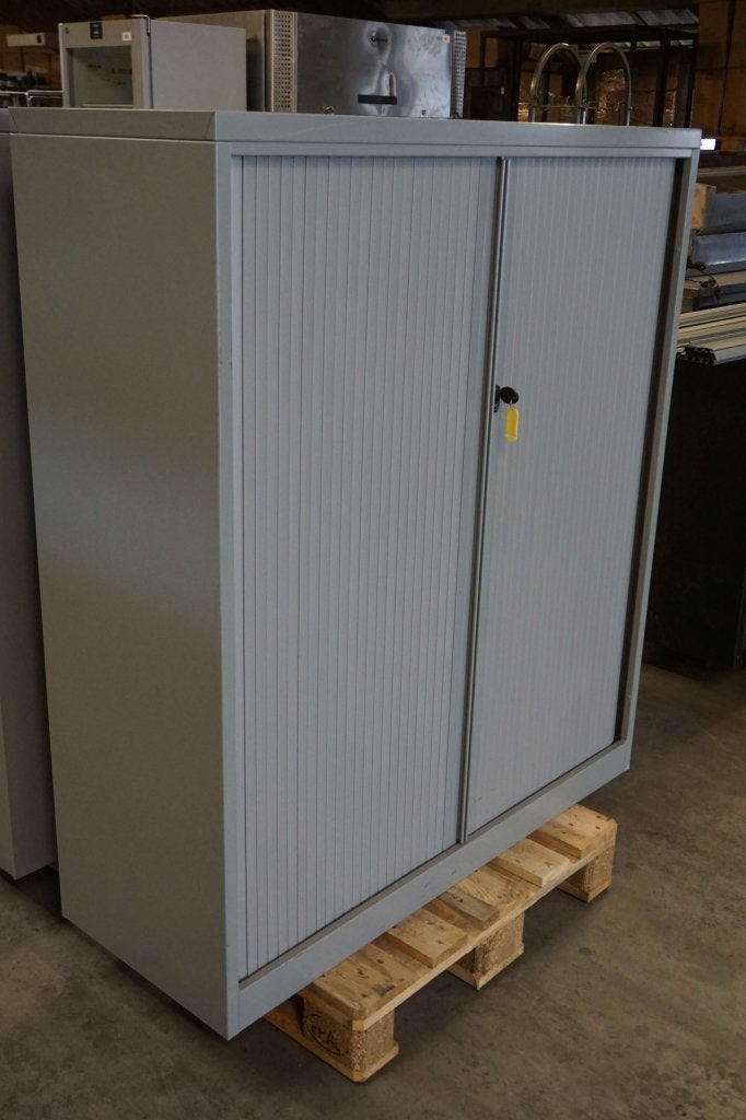 Nette archiefkast roldeurkast kantoorkast dossierkast, Gebruikt, 100 tot 150 cm, 100 tot 150 cm, Niet ingevuld