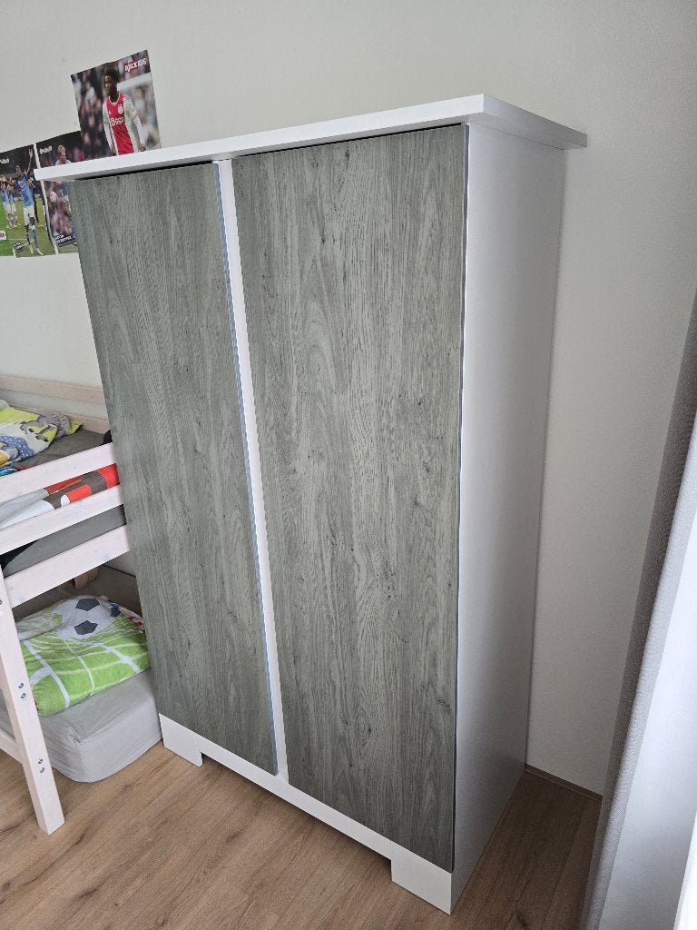 Kledingkast met planken - Grijs/Wit, Ophalen, Met deur(en), 50 tot 100 cm, Zo goed als nieuw