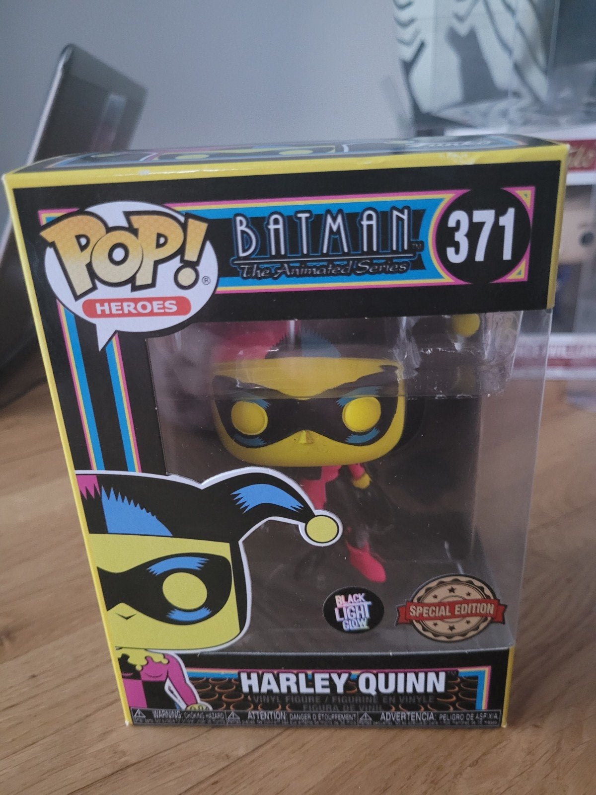 Funko Pop! Harley Quinn #371 Black Light Special Edition, Verzamelen, Poppetjes en Figuurtjes, Ophalen of Verzenden, Nieuw