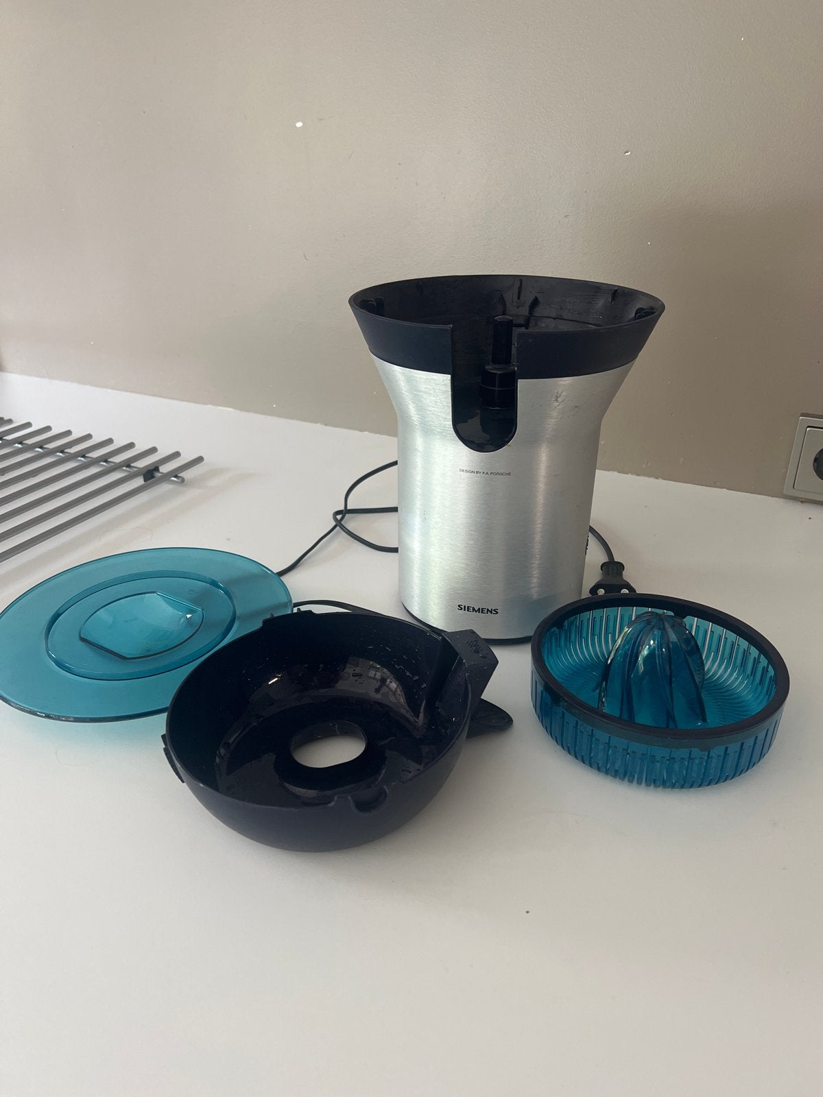 Siemens MC91100 Porsche Design citruspers, Witgoed en Apparatuur, Juicers, Ophalen of Verzenden, Zo goed als nieuw, Elektrisch