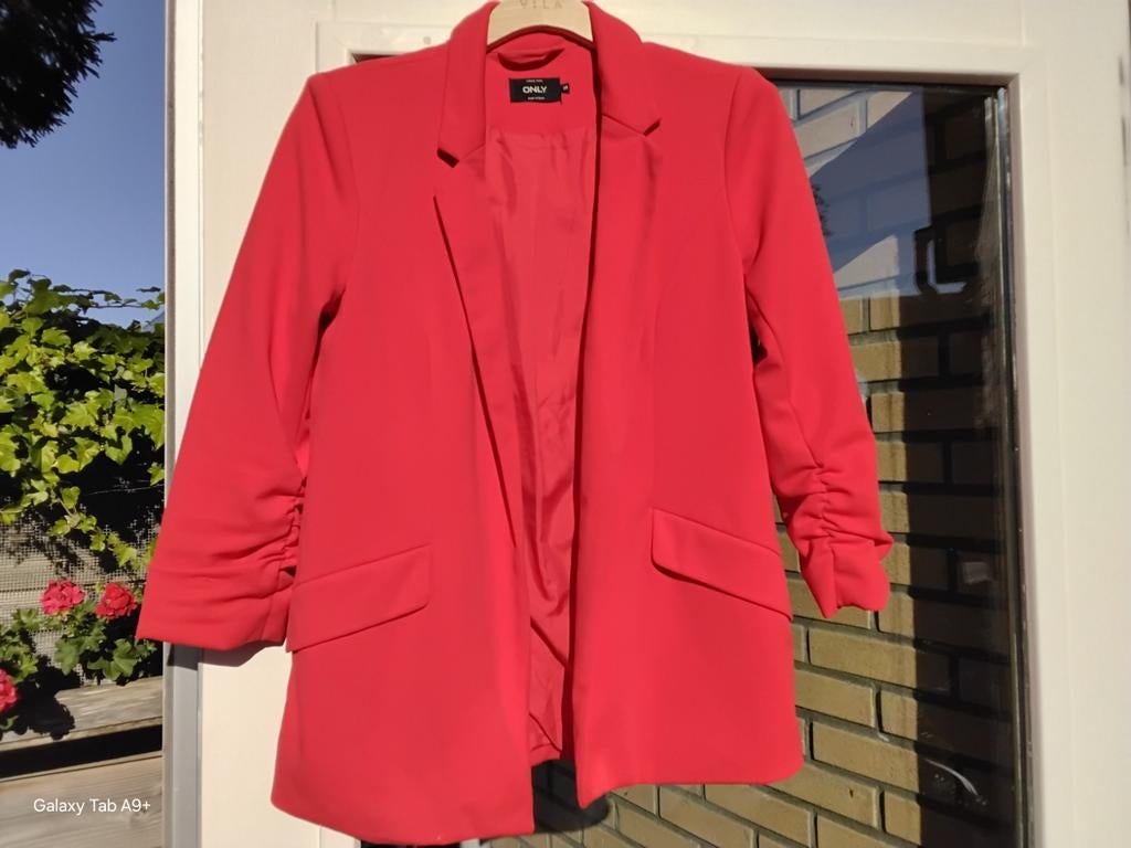 JASJE     ONLY       MAAT      38., Ophalen of Verzenden, Zo goed als nieuw, Maat 38/40 (M), Rood