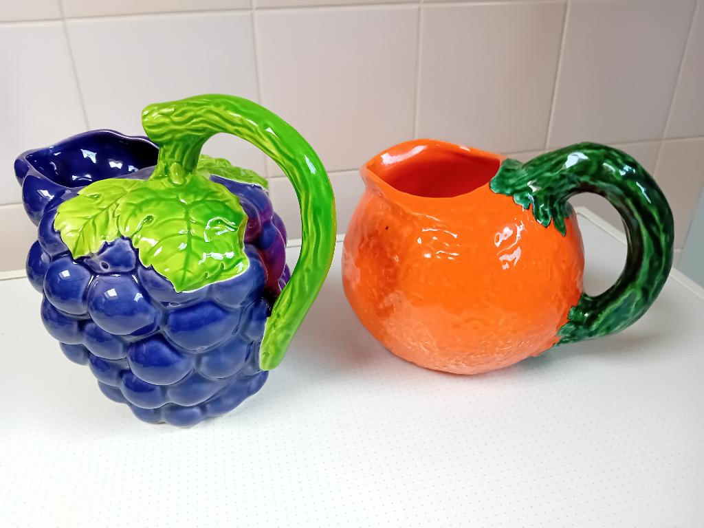Druif en sinaasappel kannen., Ophalen of Verzenden, Zo goed als nieuw, Aardewerk, Overige stijlen