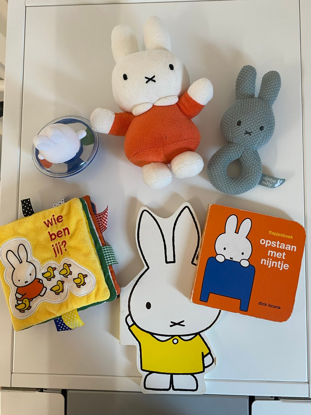 Nijntje speelgoed set: knuffels, rammelaar, boekjes, Ophalen, Gebruikt, Overige typen