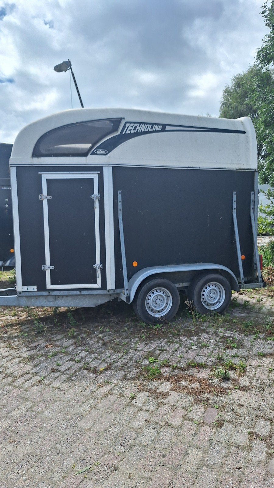 Atec Technoline 1.5 paardentrailer., Ophalen, Gebruikt