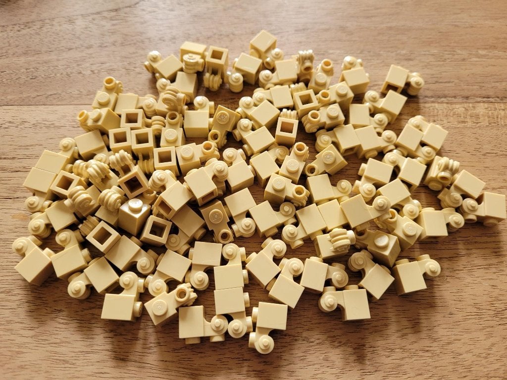 Partij J250=100x Lego stenen Tan 1x1 met krul, Lego, Lego, Lego, Nieuw