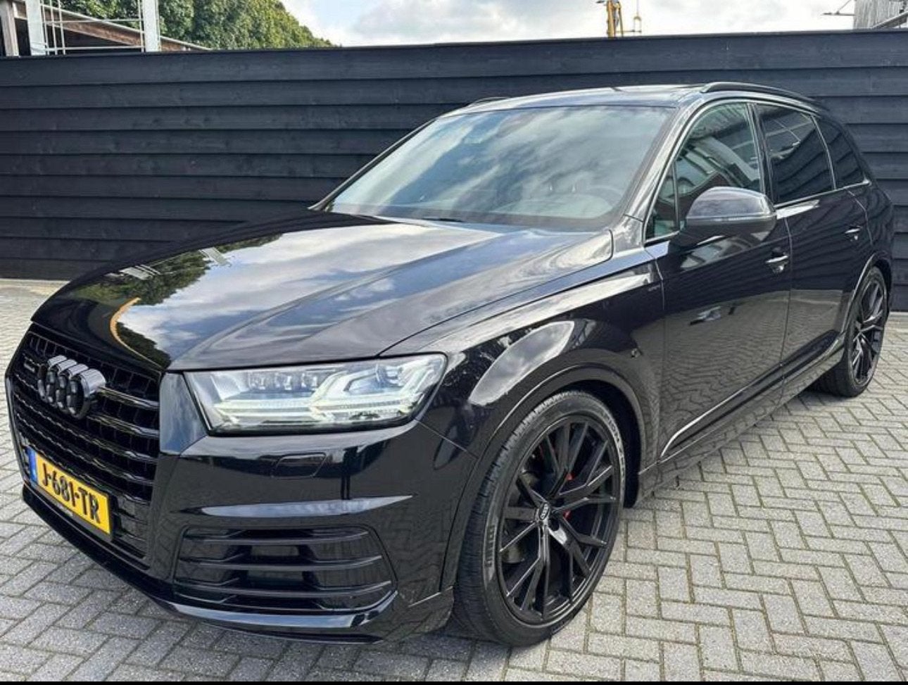 Audi Q7 3.0 TDI 200KW Quattro 3x Sline zwart BTW auto, Auto's, Automaat, 241 €/maand, Zwart, 272 pk