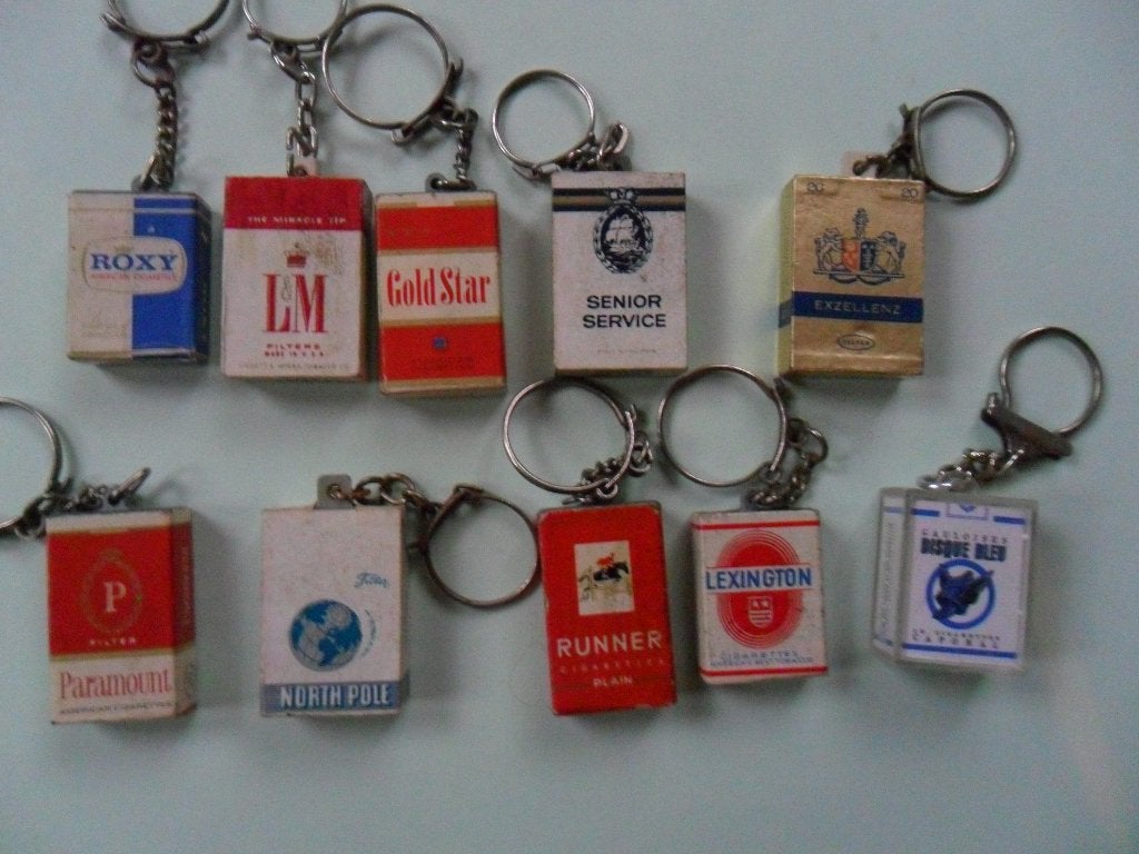 Sleutelhangers van merkartikelen (200 stuks), Ophalen of Verzenden, Zo goed als nieuw