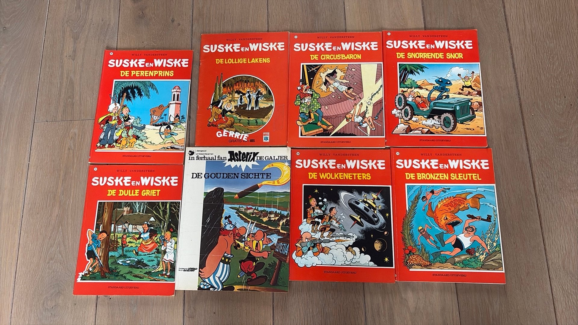 Oude suske en wiske  en 1 astrix, Meerdere stripboeken, Ophalen of Verzenden, Gelezen