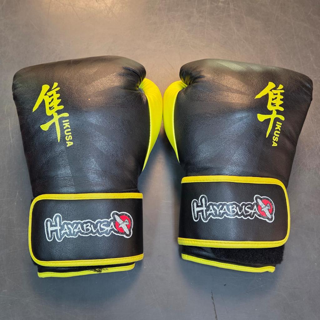 Hayabusa Ikusa boxing gloves 16oz Black-Yellow, Flex Ltd., Zo goed als nieuw, https://flex.com/contact-us, Nobelstraat 10, 5807 GA Oostrum LB, Limburg, Nederland