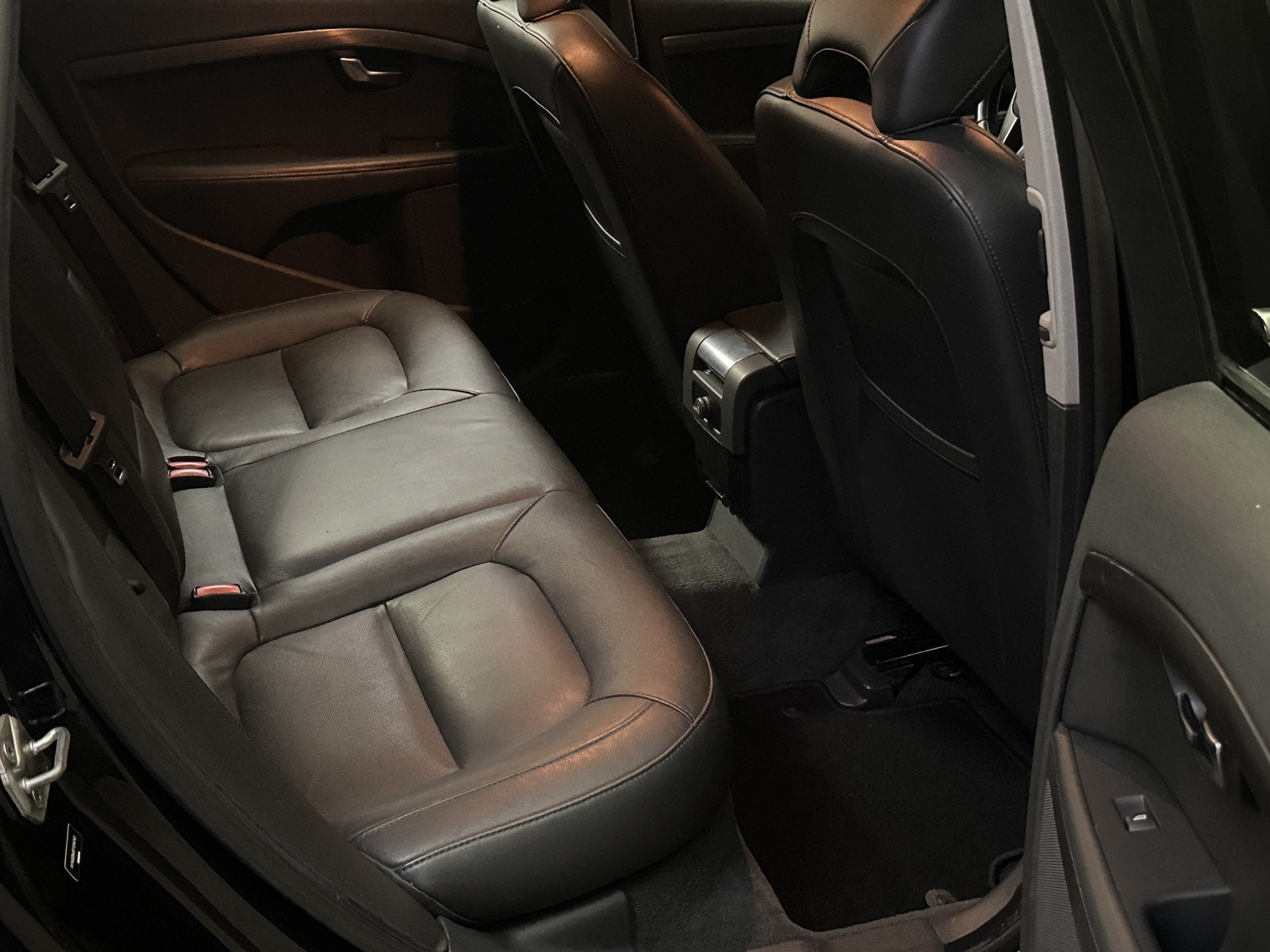 Foto 11 van Volvo V70 2.0 T5 Kinetic *Automaat*AC*CC*Full Leather*