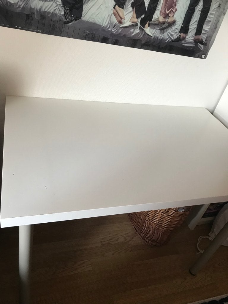 Ikea stevige bureau tafel met stevige stoel of zonder, Huis en Inrichting, Ophalen, Zo goed als nieuw